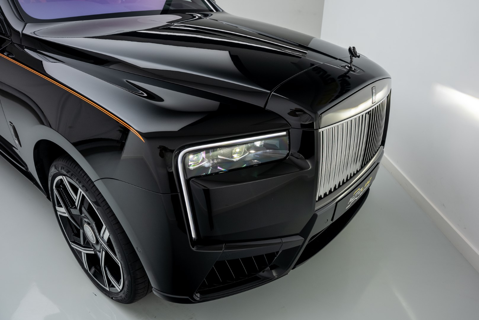 2025 ROLLS ROYCE CULLINAN BLACK BADGE. DUALITY TWILL. SANCTUARY SEATS. BESPOKE SOUND SYSTEM